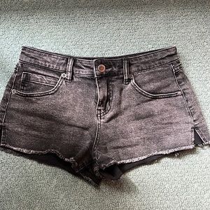 Low waisted RVCA black denim shorts
